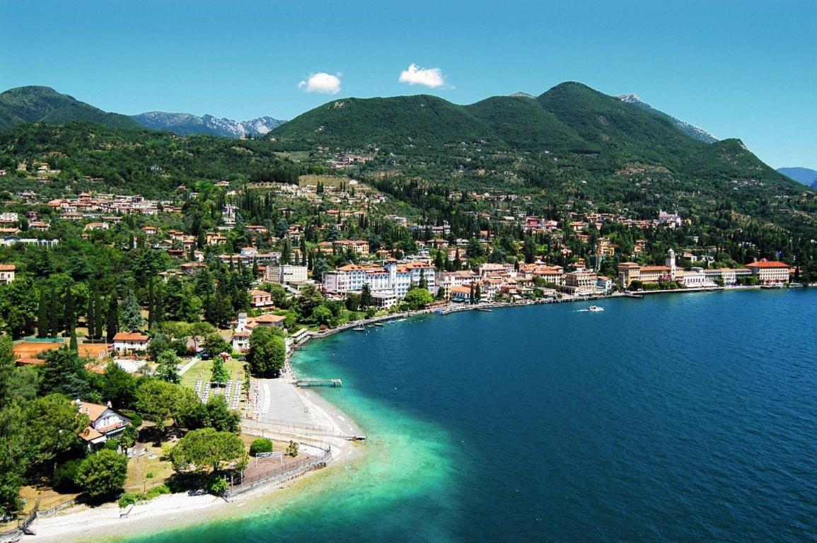 Hotel Monte Baldo E Villa Acquarone Gardone Riviera Exterior foto