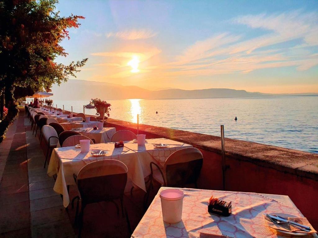 Hotel Monte Baldo E Villa Acquarone Gardone Riviera Exterior foto